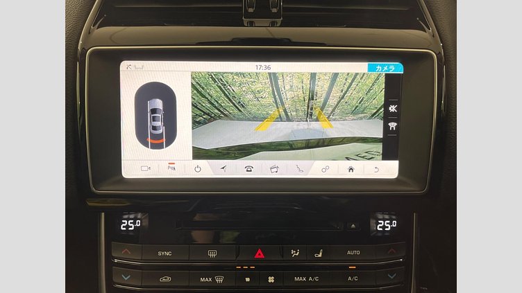 2019 認定中古車 Jaguar XE Santorini Black 204DT プレステージ