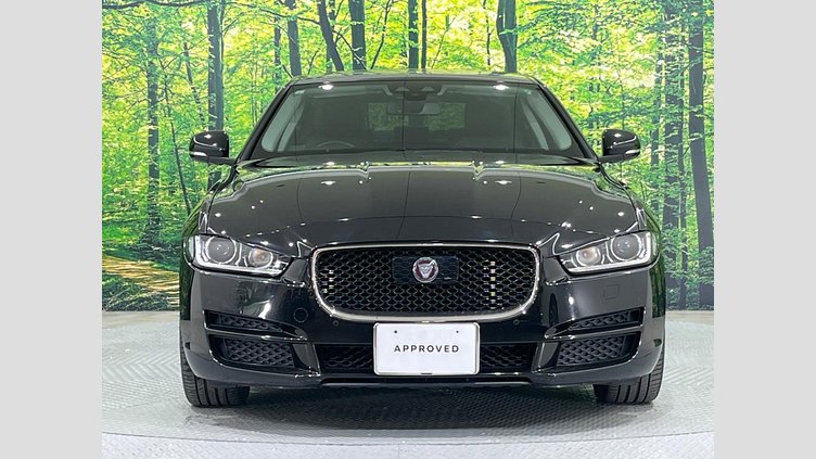 2019 認定中古車 Jaguar XE Santorini Black 204DT プレステージ