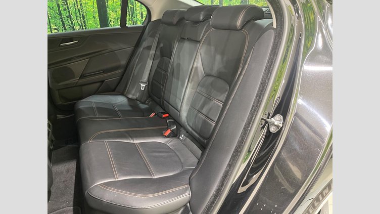 2019 認定中古車 Jaguar XE Santorini Black 204DT プレステージ