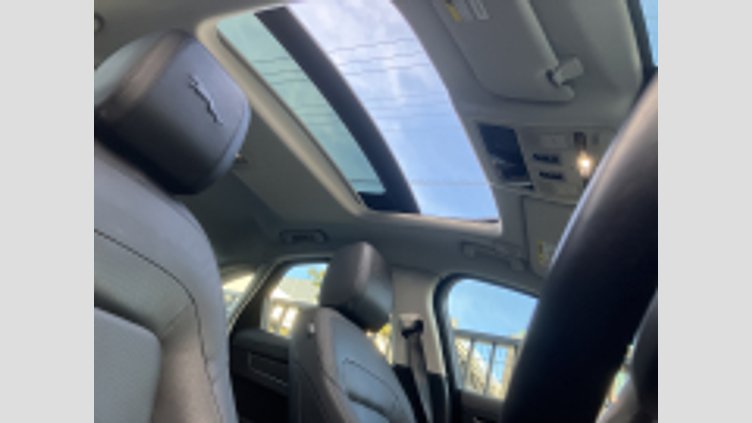 2020 認定中古車 Jaguar XF ブリティッシュレーシンググリーン D200 AWD（オートマチック）MHEV SALOON S