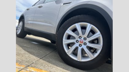 E-Pace 8