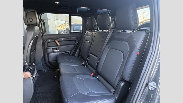 2022 認定中古車 Land Rover Defender 110 カルパチアングレイ D300 AWD（AT） X-DYNAMIC SE