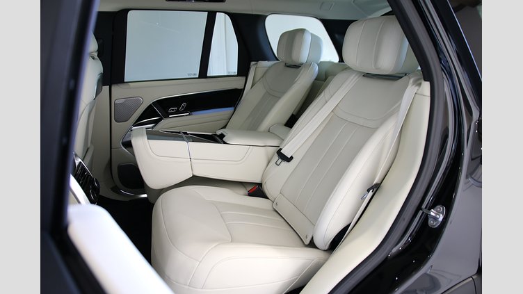 2025 認定中古車 Land Rover Range Rover サントリーニブラック P550 AWD PHEV（AT） スタンダードホイールベース Autobiography