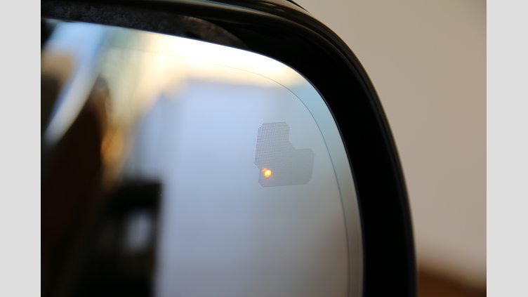 2025 認定中古車 Land Rover Range Rover サントリーニブラック P550 AWD PHEV（AT） スタンダードホイールベース Autobiography