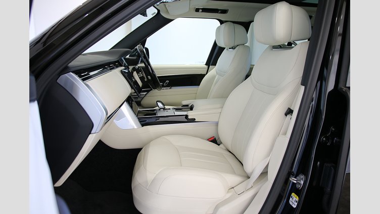2025 認定中古車 Land Rover Range Rover サントリーニブラック P550 AWD PHEV（AT） スタンダードホイールベース Autobiography