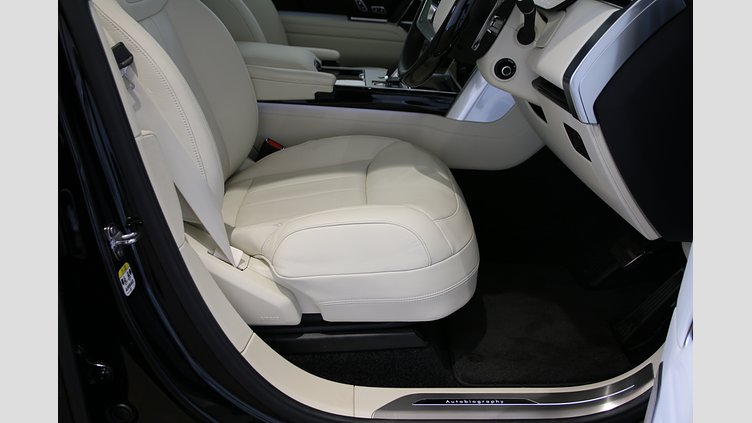 2025 認定中古車 Land Rover Range Rover サントリーニブラック P550 AWD PHEV（AT） スタンダードホイールベース Autobiography