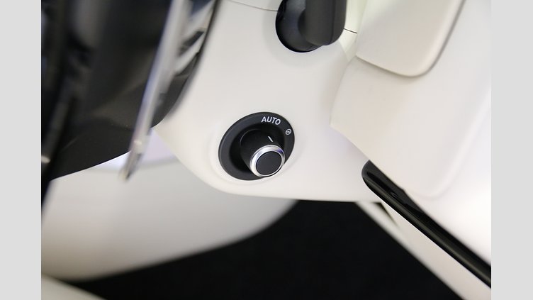 2025 認定中古車 Land Rover Range Rover サントリーニブラック P550 AWD PHEV（AT） スタンダードホイールベース Autobiography