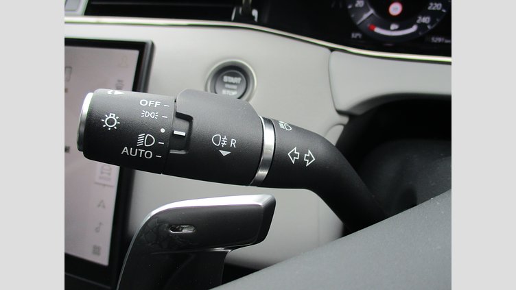 2024 認定中古車 Land Rover Range Rover Evoque フジホワイト D200マイルドハイブリッド（ディーゼル） Standard Wheelbase DYNAMIC SE