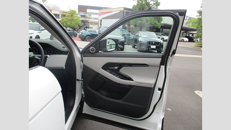 2024 認定中古車 Land Rover Range Rover Evoque フジホワイト D200マイルドハイブリッド（ディーゼル） Standard Wheelbase DYNAMIC SE