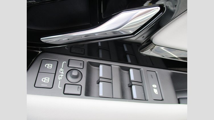 2024 認定中古車 Land Rover Range Rover Evoque フジホワイト D200マイルドハイブリッド（ディーゼル） Standard Wheelbase DYNAMIC SE