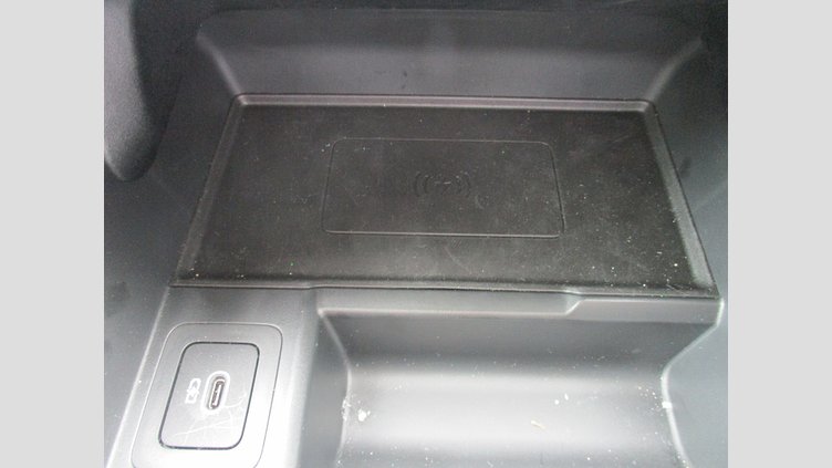 2024 認定中古車 Land Rover Range Rover Evoque フジホワイト D200マイルドハイブリッド（ディーゼル） Standard Wheelbase DYNAMIC SE