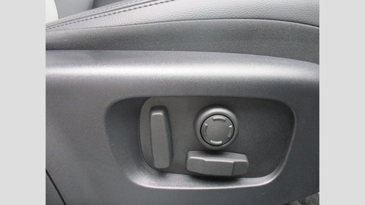 2024 認定中古車 Land Rover Range Rover Evoque フジホワイト D200マイルドハイブリッド（ディーゼル） Standard Wheelbase DYNAMIC SE