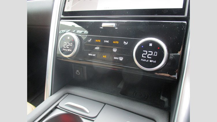 2024 認定中古車 Land Rover Discovery サントリーニブラック D350マイルドハイブリッド（ディーゼル） Dynamic HSE