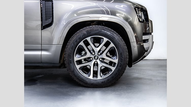 2024 Approved Land Rover Defender 110 Silicon Silver AWD D250 XS Edition