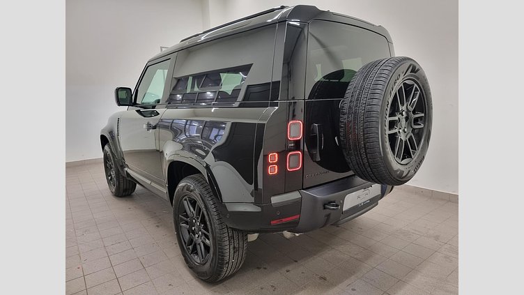 2025 Nova vozila Land Rover Defender 90 Santorini crna D200 AWD AUTOMATIC AWD X-DYNAMIC