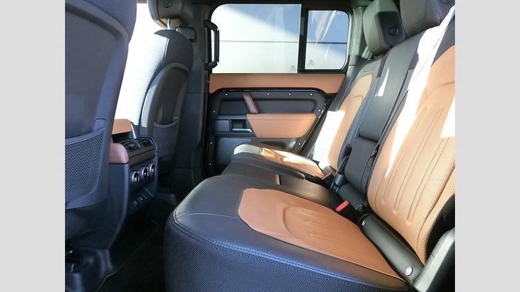 2022 認定中古車 Land Rover Defender 110 サントリーニブラック D300 AWD（AT） X