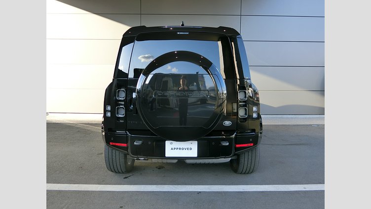 2022 認定中古車 Land Rover Defender 110 サントリーニブラック D300 AWD（AT） X