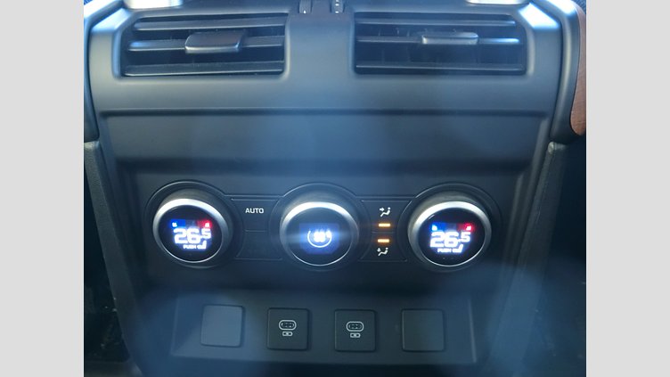 2022 認定中古車 Land Rover Defender 110 サントリーニブラック D300 AWD（AT） X