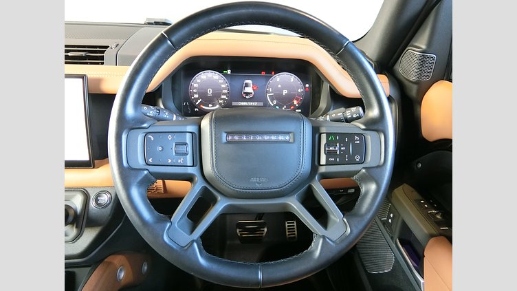 2022 認定中古車 Land Rover Defender 110 サントリーニブラック D300 AWD（AT） X