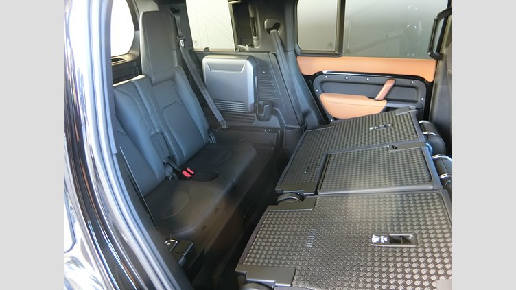 2022 認定中古車 Land Rover Defender 110 サントリーニブラック D300 AWD（AT） X