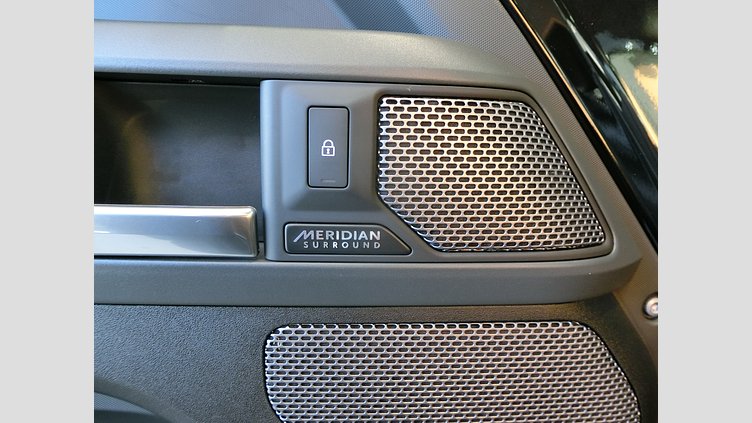 2022 認定中古車 Land Rover Defender 110 サントリーニブラック D300 AWD（AT） X