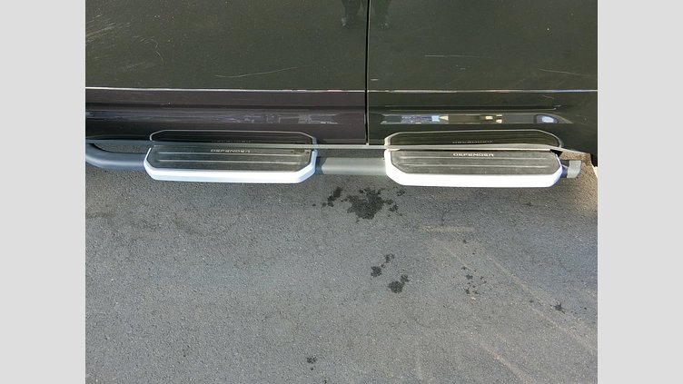 2022 認定中古車 Land Rover Defender 110 サントリーニブラック D300 AWD（AT） X