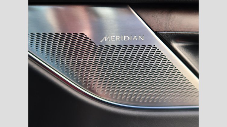 2022 認定中古車 Jaguar F-Pace サントリーニブラック D204 AWD（オートマチック）MHEV R-DYNAMIC BLACK