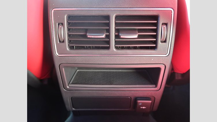 2022 認定中古車 Jaguar F-Pace サントリーニブラック D204 AWD（オートマチック）MHEV R-DYNAMIC BLACK