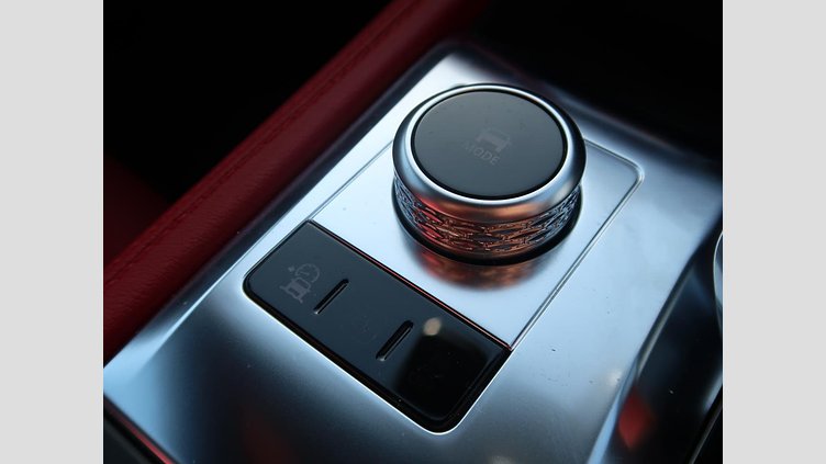 2022 認定中古車 Jaguar F-Pace サントリーニブラック D204 AWD（オートマチック）MHEV R-DYNAMIC BLACK