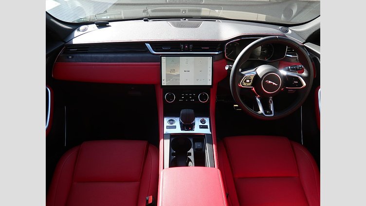 2022 認定中古車 Jaguar F-Pace サントリーニブラック D204 AWD（オートマチック）MHEV R-DYNAMIC BLACK