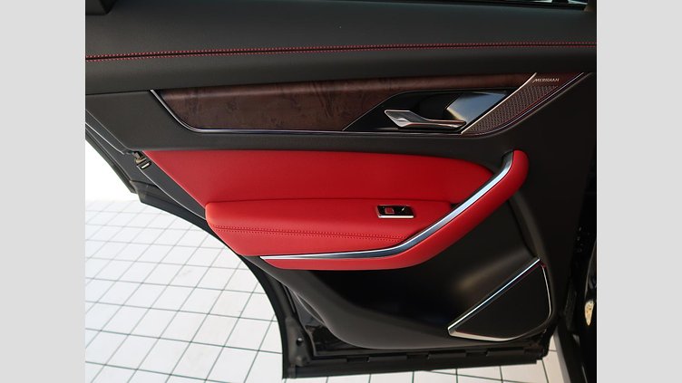 2022 認定中古車 Jaguar F-Pace サントリーニブラック D204 AWD（オートマチック）MHEV R-DYNAMIC BLACK