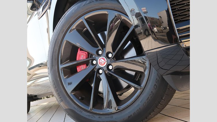 2022 認定中古車 Jaguar F-Pace サントリーニブラック D204 AWD（オートマチック）MHEV R-DYNAMIC BLACK