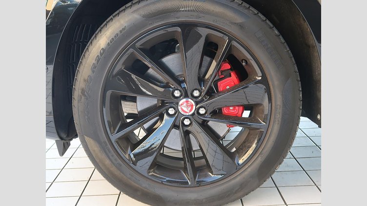 2022 認定中古車 Jaguar F-Pace サントリーニブラック D204 AWD（オートマチック）MHEV R-DYNAMIC BLACK