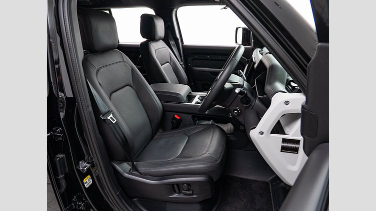 2025 認定中古車 Land Rover Defender 110 サントリーニブラック D350 ディーゼルマイルドハイブリッド X-Dynamic HSE