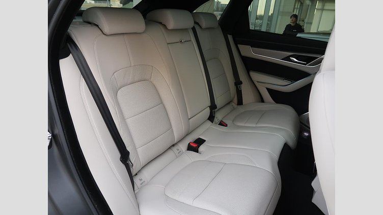 2024 認定中古車 Jaguar F-Pace カルパチアングレイ D204 AWD（オートマチック）MHEV R-DYNAMIC SE