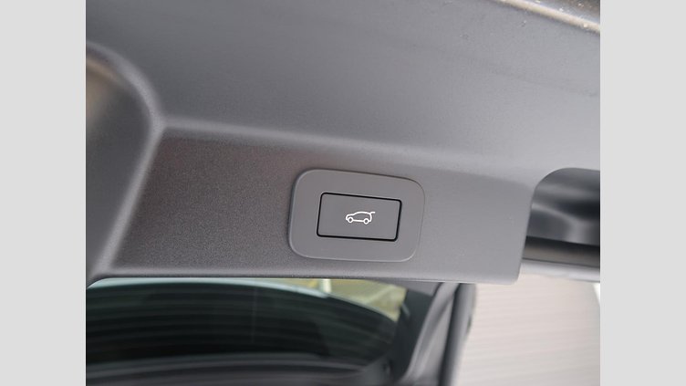 2024 認定中古車 Jaguar F-Pace カルパチアングレイ D204 AWD（オートマチック）MHEV R-DYNAMIC SE