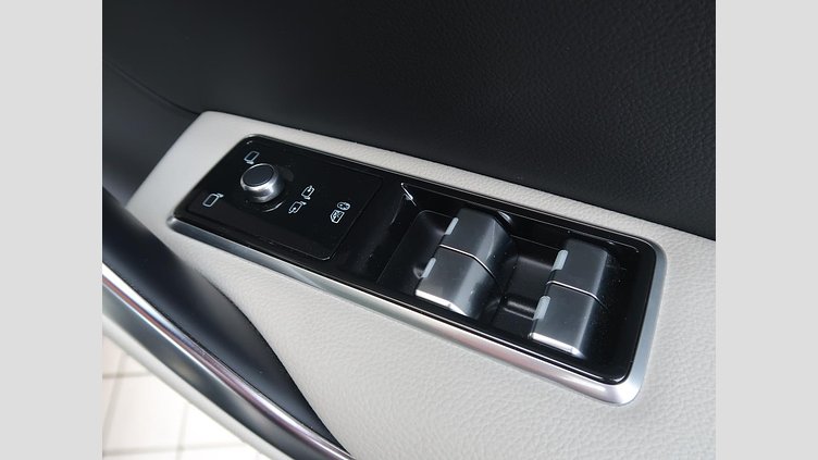 2024 認定中古車 Jaguar F-Pace カルパチアングレイ D204 AWD（オートマチック）MHEV R-DYNAMIC SE