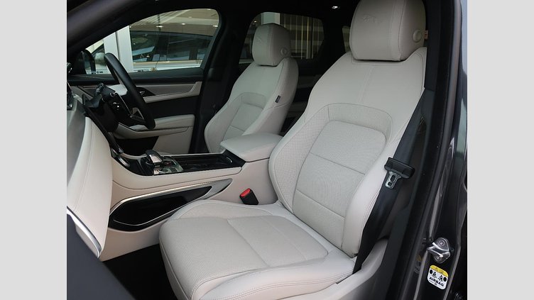 2024 認定中古車 Jaguar F-Pace カルパチアングレイ D204 AWD（オートマチック）MHEV R-DYNAMIC SE