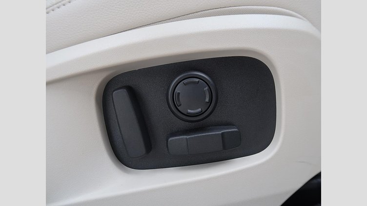 2024 認定中古車 Jaguar F-Pace カルパチアングレイ D204 AWD（オートマチック）MHEV R-DYNAMIC SE