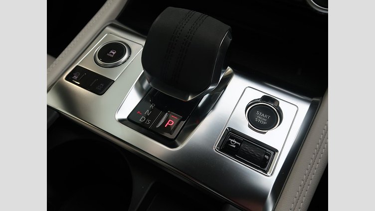 2024 認定中古車 Jaguar F-Pace カルパチアングレイ D204 AWD（オートマチック）MHEV R-DYNAMIC SE