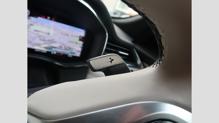 2024 認定中古車 Jaguar F-Pace カルパチアングレイ D204 AWD（オートマチック）MHEV R-DYNAMIC SE