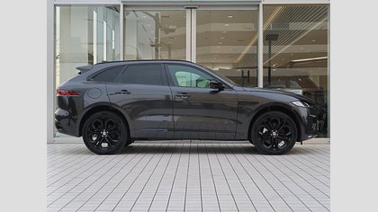 F-Pace 7