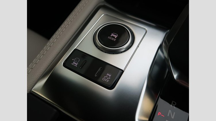 2024 認定中古車 Jaguar F-Pace カルパチアングレイ D204 AWD（オートマチック）MHEV R-DYNAMIC SE