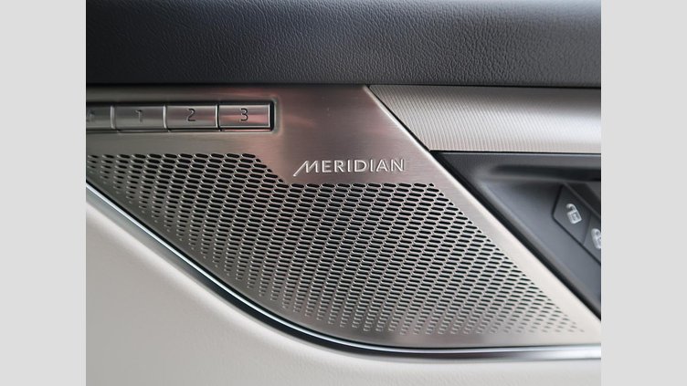 2024 認定中古車 Jaguar F-Pace カルパチアングレイ D204 AWD（オートマチック）MHEV R-DYNAMIC SE