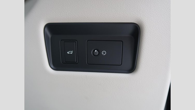 2024 認定中古車 Jaguar F-Pace カルパチアングレイ D204 AWD（オートマチック）MHEV R-DYNAMIC SE