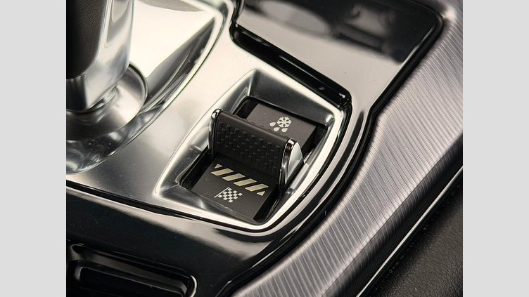 2017 認定中古車 Jaguar F-Type Fuji White P300 Rダイナミック　クーペ