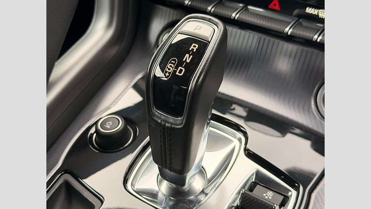 2017 認定中古車 Jaguar F-Type Fuji White P300 Rダイナミック　クーペ