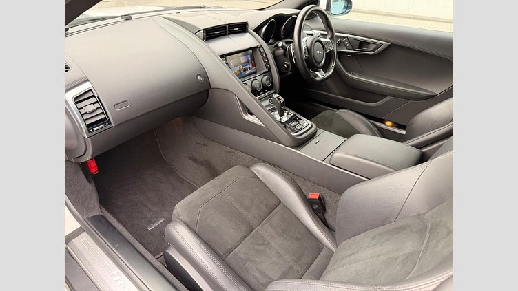 2017 認定中古車 Jaguar F-Type Fuji White P300 Rダイナミック　クーペ