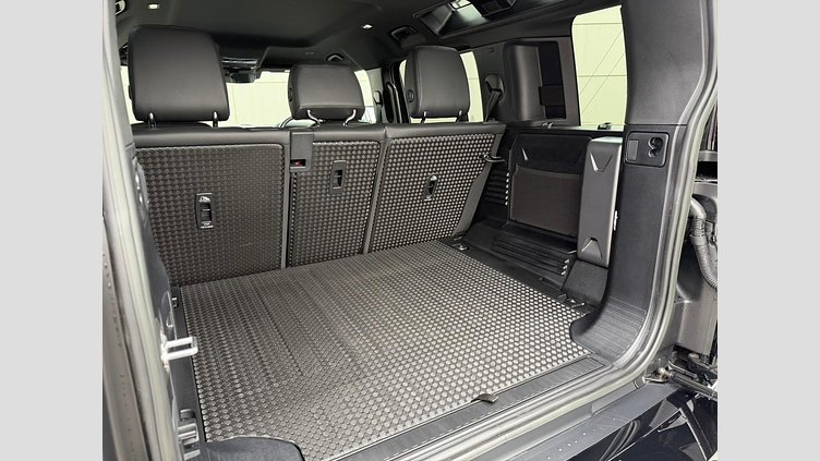 2023 認定中古車 Land Rover Defender 110 アイガーグレイ D300 AWD（AT） X-DYNAMIC SE