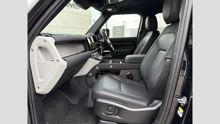 2023 認定中古車 Land Rover Defender 110 アイガーグレイ D300 AWD（AT） X-DYNAMIC SE